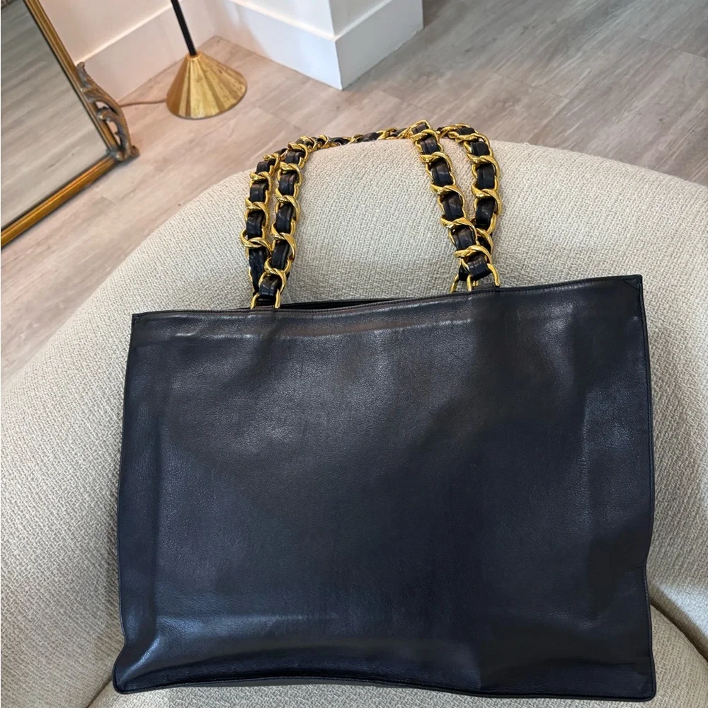 Vintage Chanel!!! Buy this Authentic CHANEL large lambskin shopping tote - Picture 2 of 16